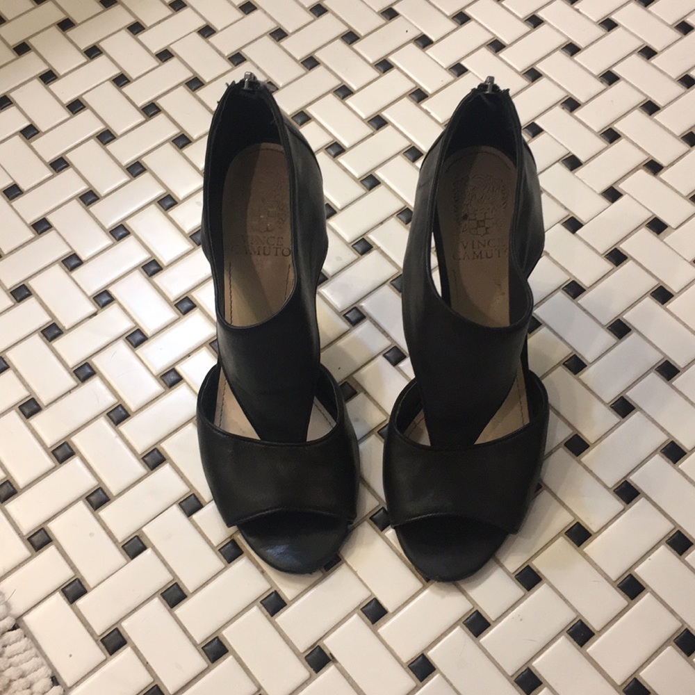 Black Vince Camuto Heels!!